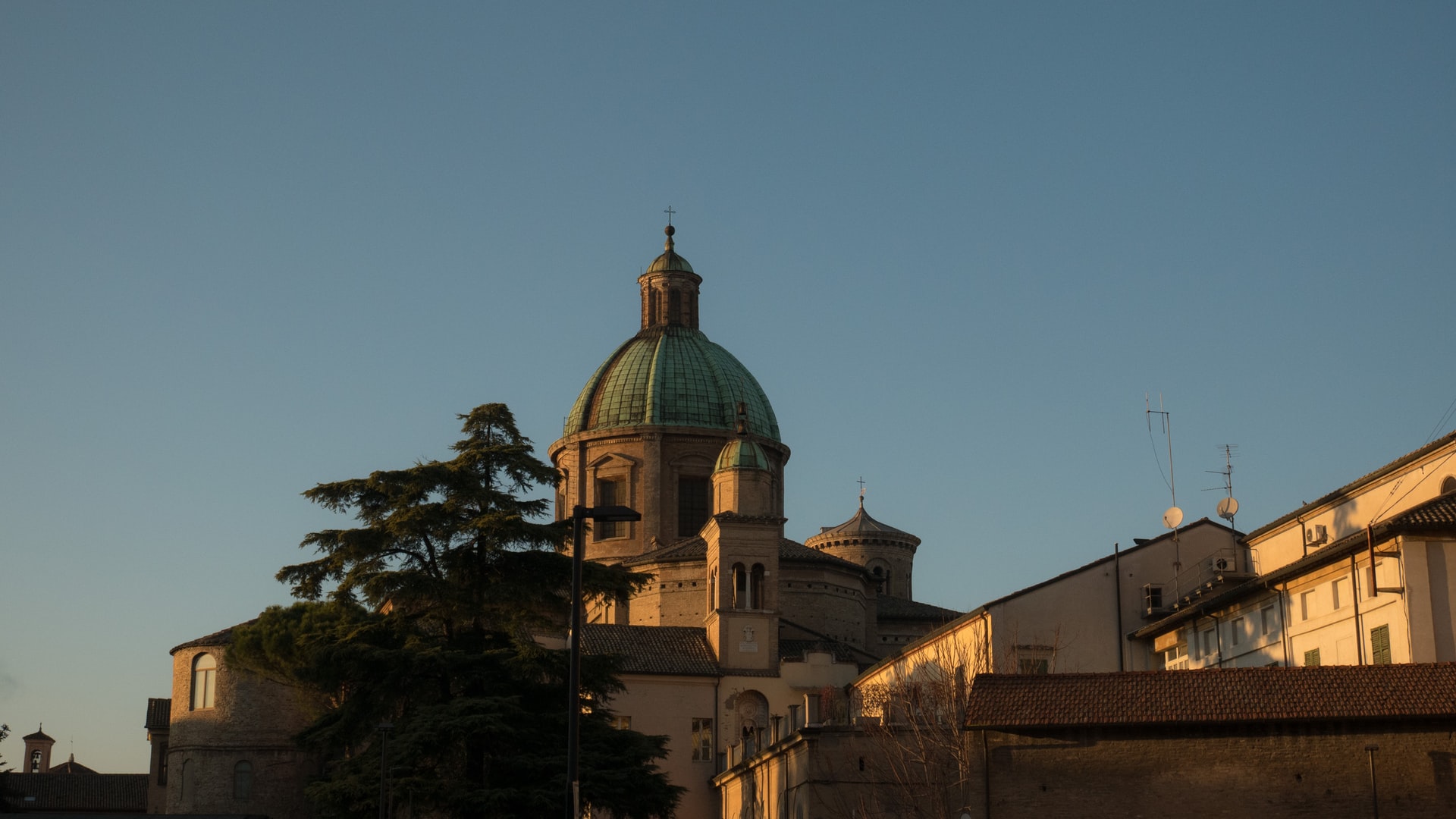 Club di Più a Ravenna, agenzia d’incontri dedicati ai single