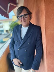 Paolo,elegante, uomo libero, direttore commerciale, Vicenza - Club di Più