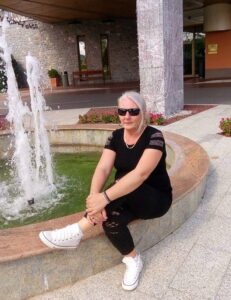 Anna, curata, semplice, sincera, onesta, libera  - Club di Più