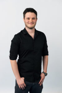 Jhon, serio, amichevole, mi godo la vita, Castelfranco - Club di Più