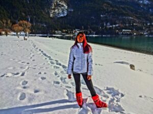 Donna giovane, nubile, solare, sorridente, affettuosa - Club di Più