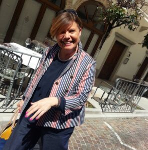 Bella signora, curata, buona, solare, sincera  - Club di Più