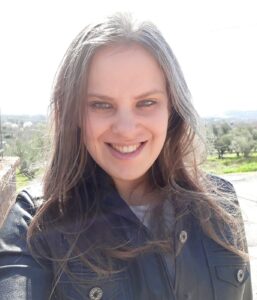 Giovane ragazza snella - Club di Più