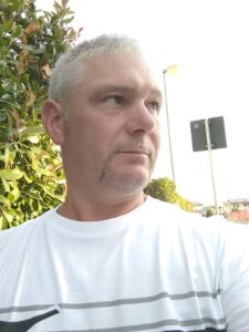 Maurizio   , imprenditore edile, curato, sensibile  - Club di Più