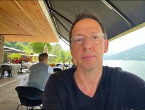 Uomo 50 anni, benestante, ottimista - Club di Più