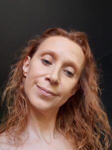 Deborah, aggraziata, piena di vitalità, gentile - Club di Più