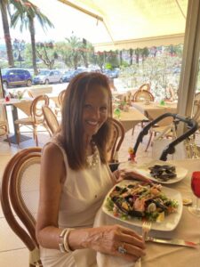 Luisa, celibe, sorridente, curata, cerco un uomo - Club di Più