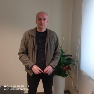 Damiano  , deciso e autentico, amo leggere e viaggiare - Club