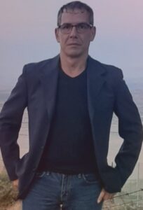 Posato, sicuro, uomo protettivo - Club di Più