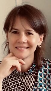 Donna cinquantenne, sensibile, bella, - Club di Più