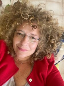 Luana, curata, allegra, solare, energetica, sincera, - Club di Più