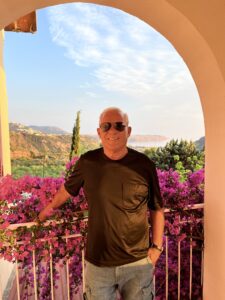 Ex Giudice, vedovo, amo il cinema, lettore - Club di Più