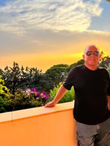 Ex Giudice, vedovo, amo il cinema, lettore - Club di Più