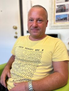 Andrea  , uomo libero, tranquillo ed accomodante - Club di Più