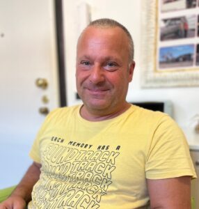 Andrea  , uomo libero, tranquillo ed accomodante - Club di Più