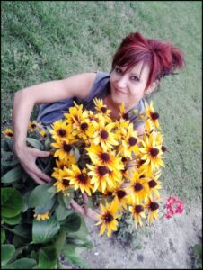 Linda, bella donna, sola, curata, fisico asciutto - Club di Più