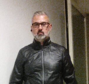 Uomo 50 anni, gratificato e benestante  - Club di Più