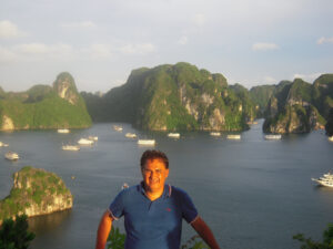 Giuseppe   , uomo responsabile, laureato in ingegneria - Club di Più