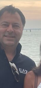 Andrea    , imprenditore, equilibrato, vivo da solo - Club di Più