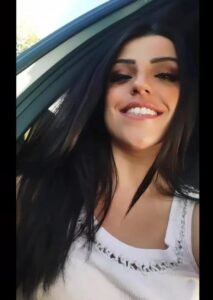 Donna giovane libera - Club di Più