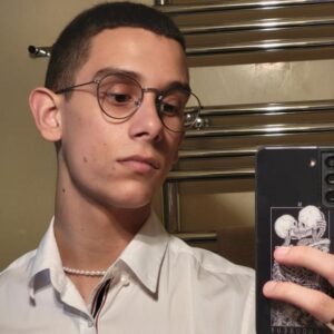 Laureato, celibe, amo i motori - Club di Più