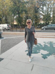 Donna bella presenza, solare - Club di Più