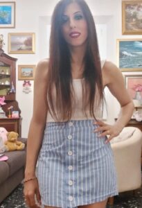 Donna bella presenza, femminiel passionale - Club di Più