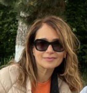 Donna di bella presenza, femminile - Club di Più