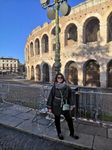 Donna seria, romantica e semplice, motivata - Club di Più