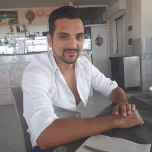 Ragazzo tipo mediterraneo- Club di Più