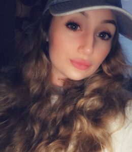 Donna americana giovane e bella  - Club di Più