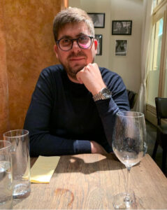 Uomo posizionato, sicuro - Club di Più