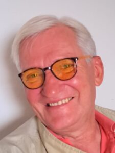 Uomo colto, ricco, posizionato - Club di Più