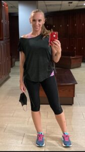 Donna sportiva, bionda, sorridente  - Club di Più