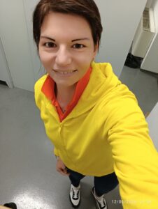 Donna semplice, sorridente - Club di Più