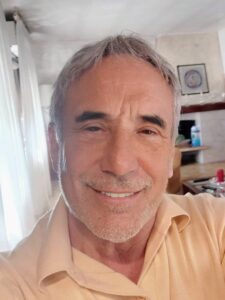 Renato  , libero, imprenditore edile , dinamico, Treviso, - Club di Più