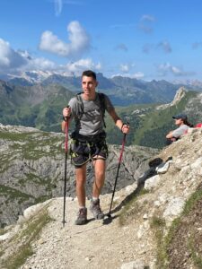 Ragazzo affettuoso, benestante - Club di Più