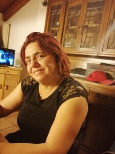 Donna con forme morbide curve al posto giusto  - Club di Più