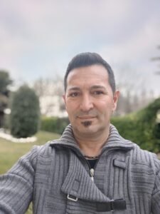 Uomo sicuro di se, gratificato dalla vita - Club di Più