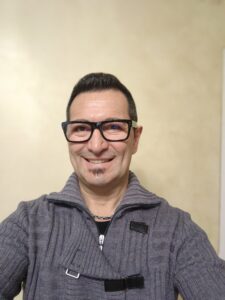 Uomo sicuro di se, gratificato dalla vita - Club di Più