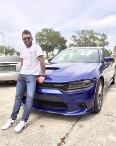 Imprenditore bella presenza - Club di Più