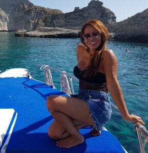 Cony  , curata, femminile, passionale, affettuosa. - Club di Più