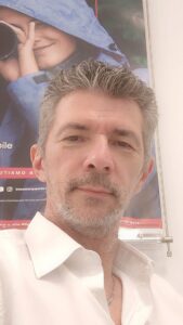 Uomo bello, alto, intelligente - Club di Più