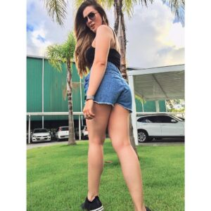 Ragazza bella presenza - Club di Più