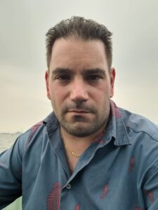 Cuoco, celibe, gratificato e solare - Club di Più