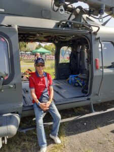 Uomo benestante, buona cultura, solo - Club di Più