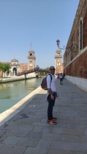 Uomo adulto, realizzato nel proprio lavoro - Club di Più