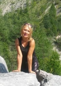 Donna 50 anni solare, sensibile, sensuale - Club di Più