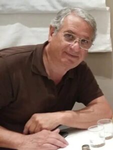 Signore affidabile, generoso, gentile Club di Più