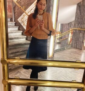 Ricercatrice affascinante - Club di Più